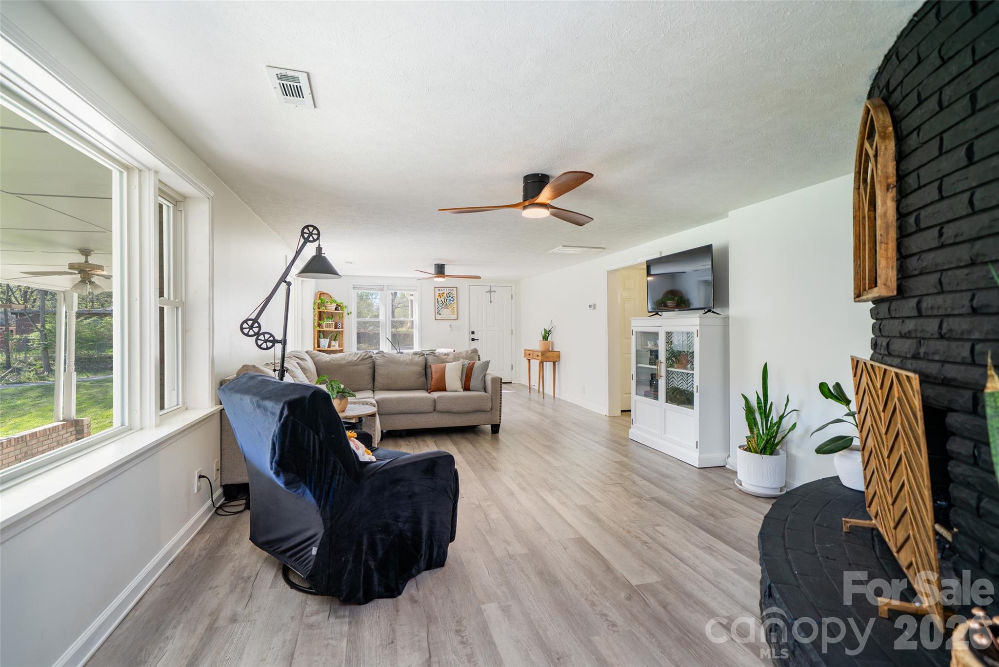 913 Dorothy Street Hendersonville NC 28791