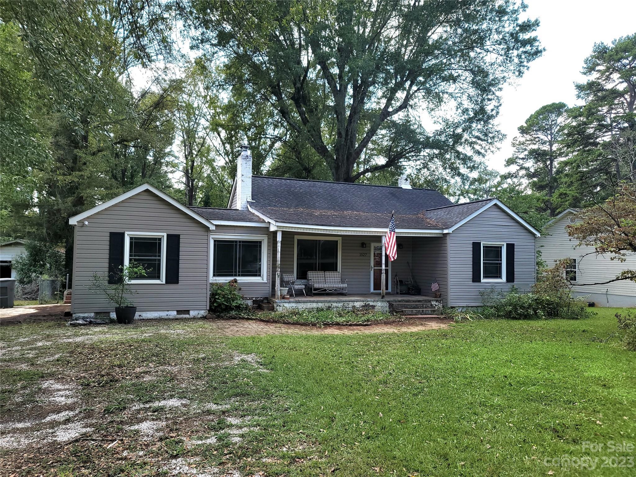 1527 E Perry Street Gastonia NC 28054
