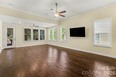 8407 Festival Way Charlotte NC 28215