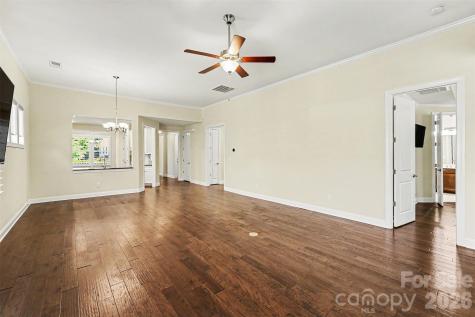 8407 Festival Way Charlotte NC 28215