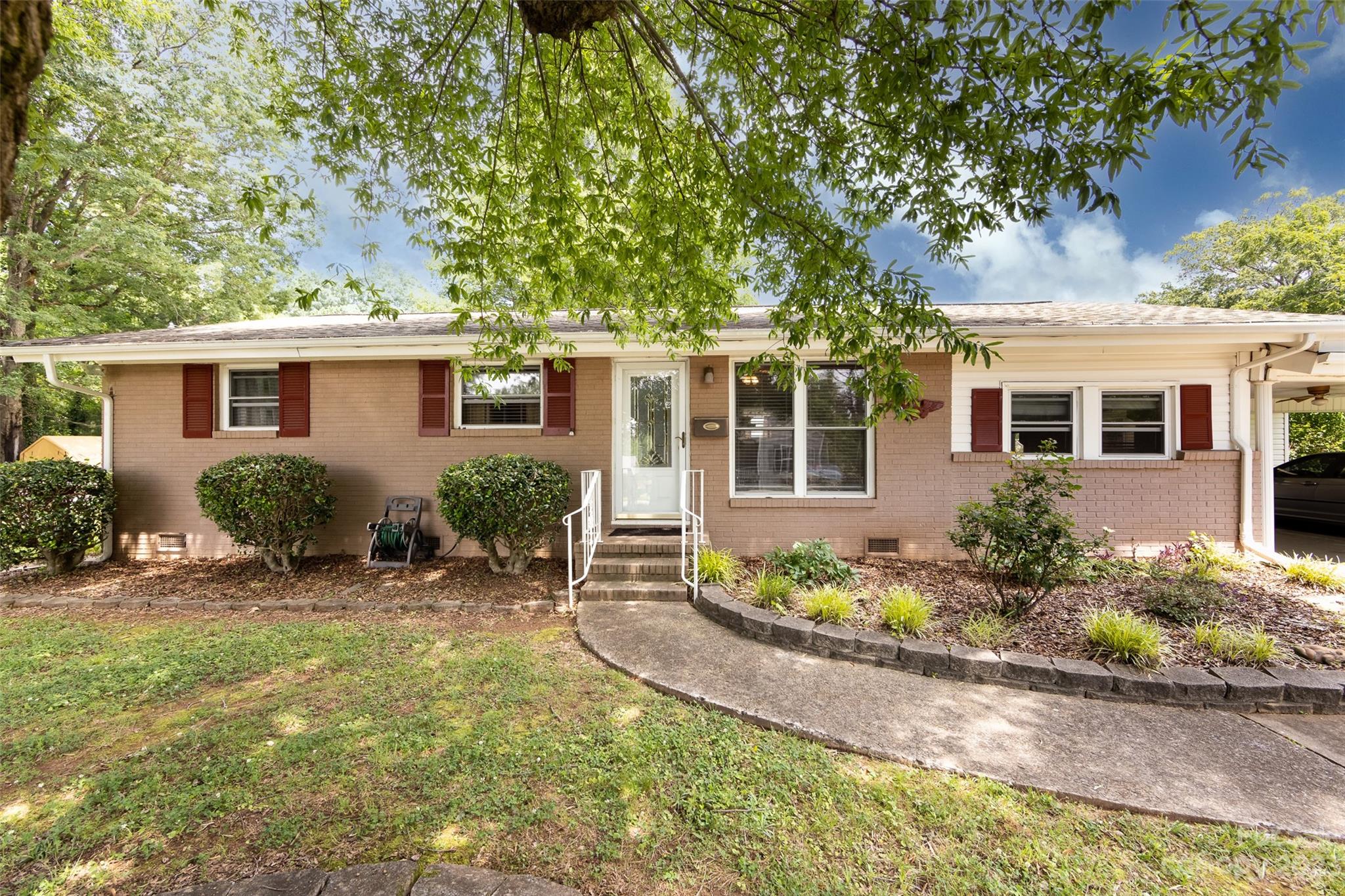 5509 Torrence Street Charlotte NC 28269