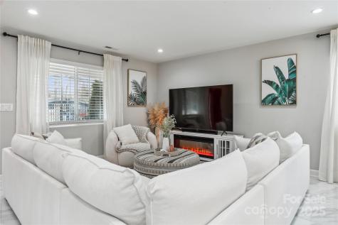 8104 Stem Court Charlotte NC 28227