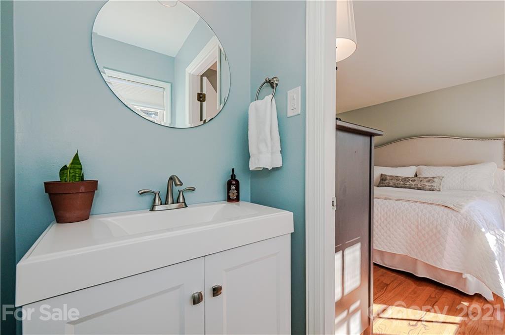 7047 Ridgebrook Drive Charlotte NC 28210