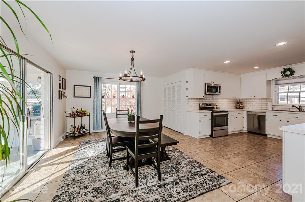 7047 Ridgebrook Drive Charlotte NC 28210