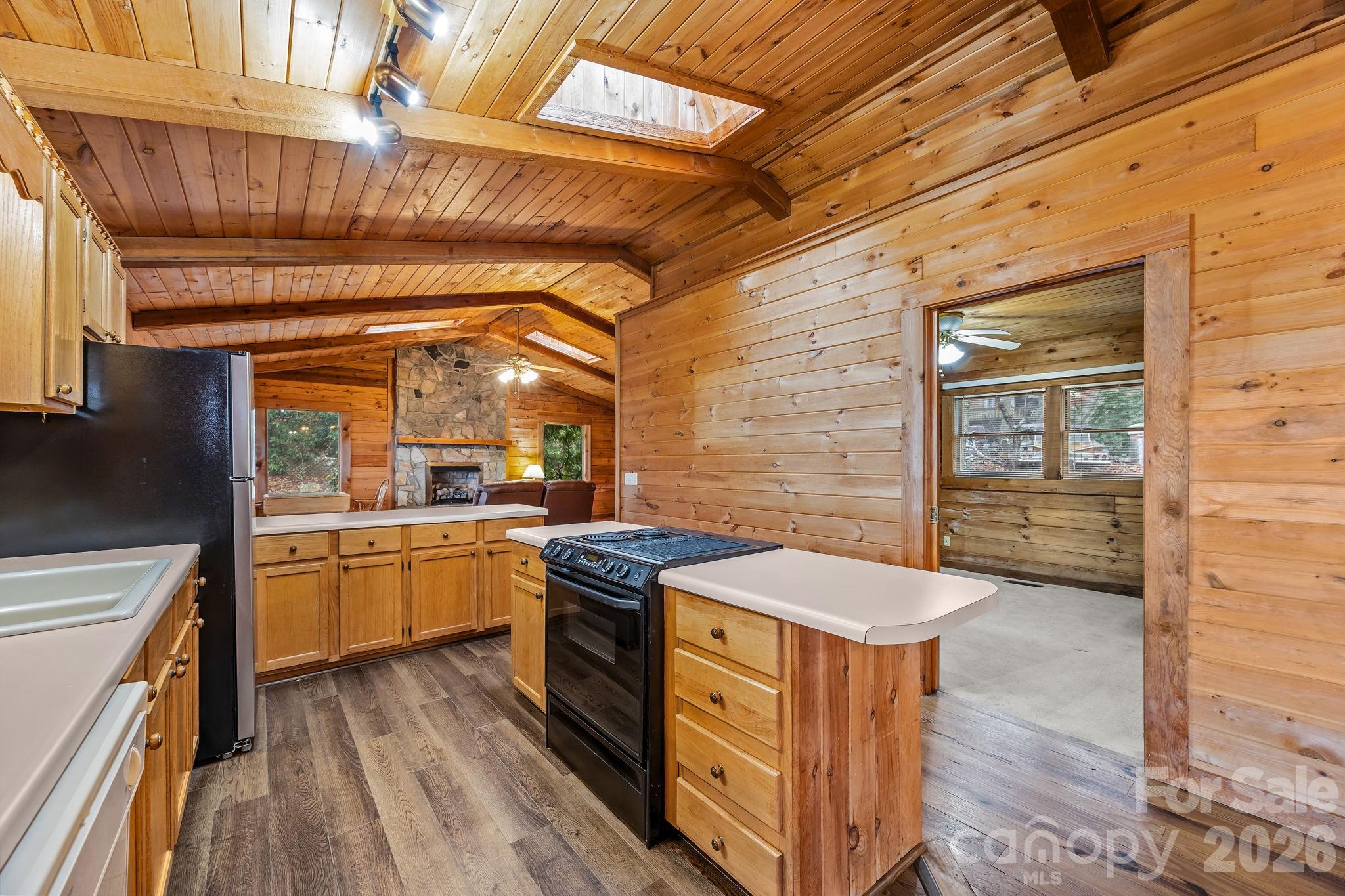 75 Red Oak Lane Waynesville NC 28786