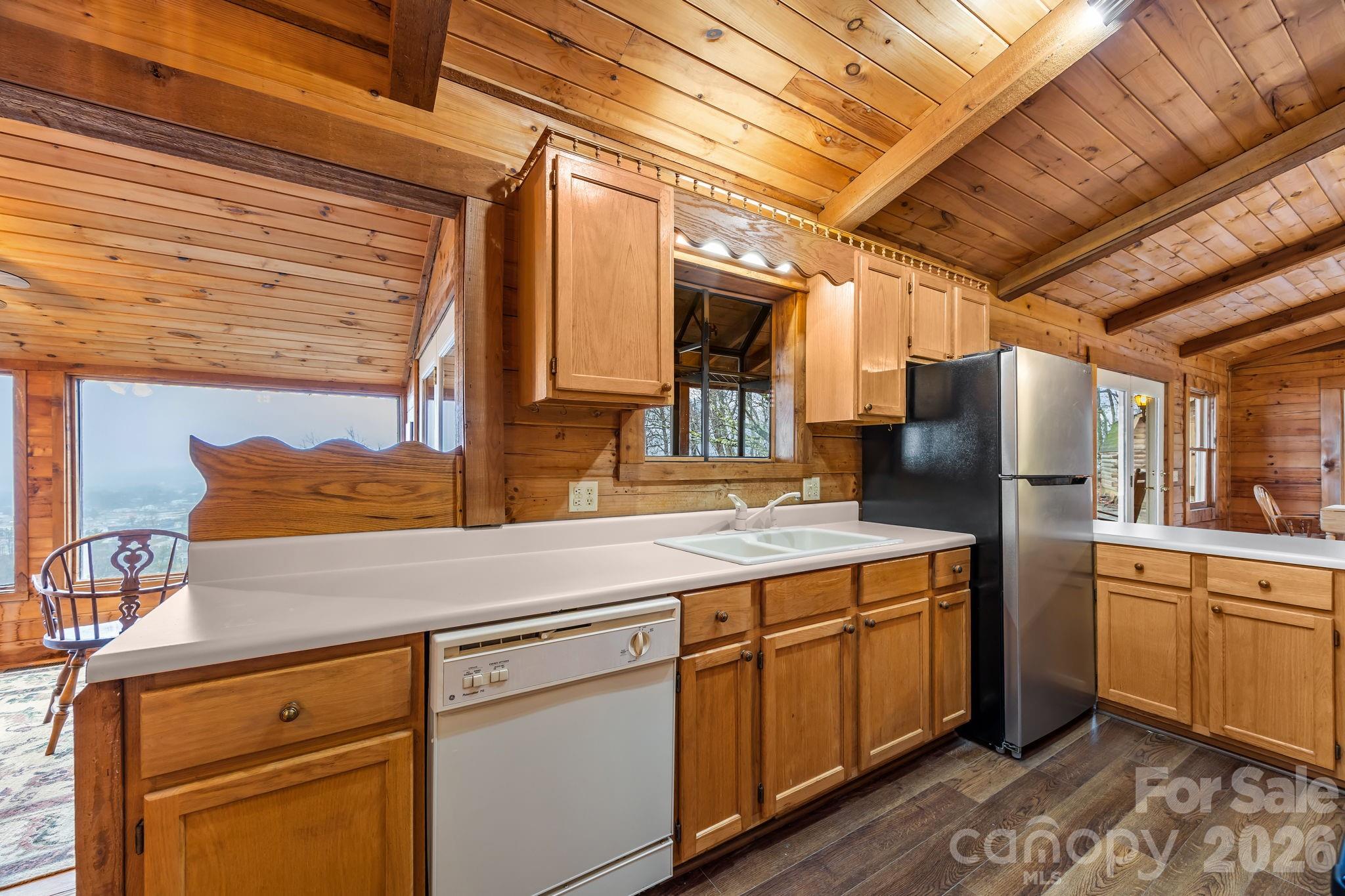 75 Red Oak Lane Waynesville NC 28786