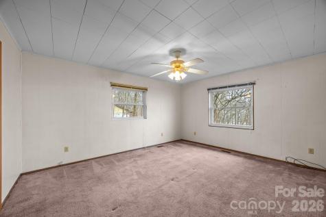 75 Red Oak Lane Waynesville NC 28786