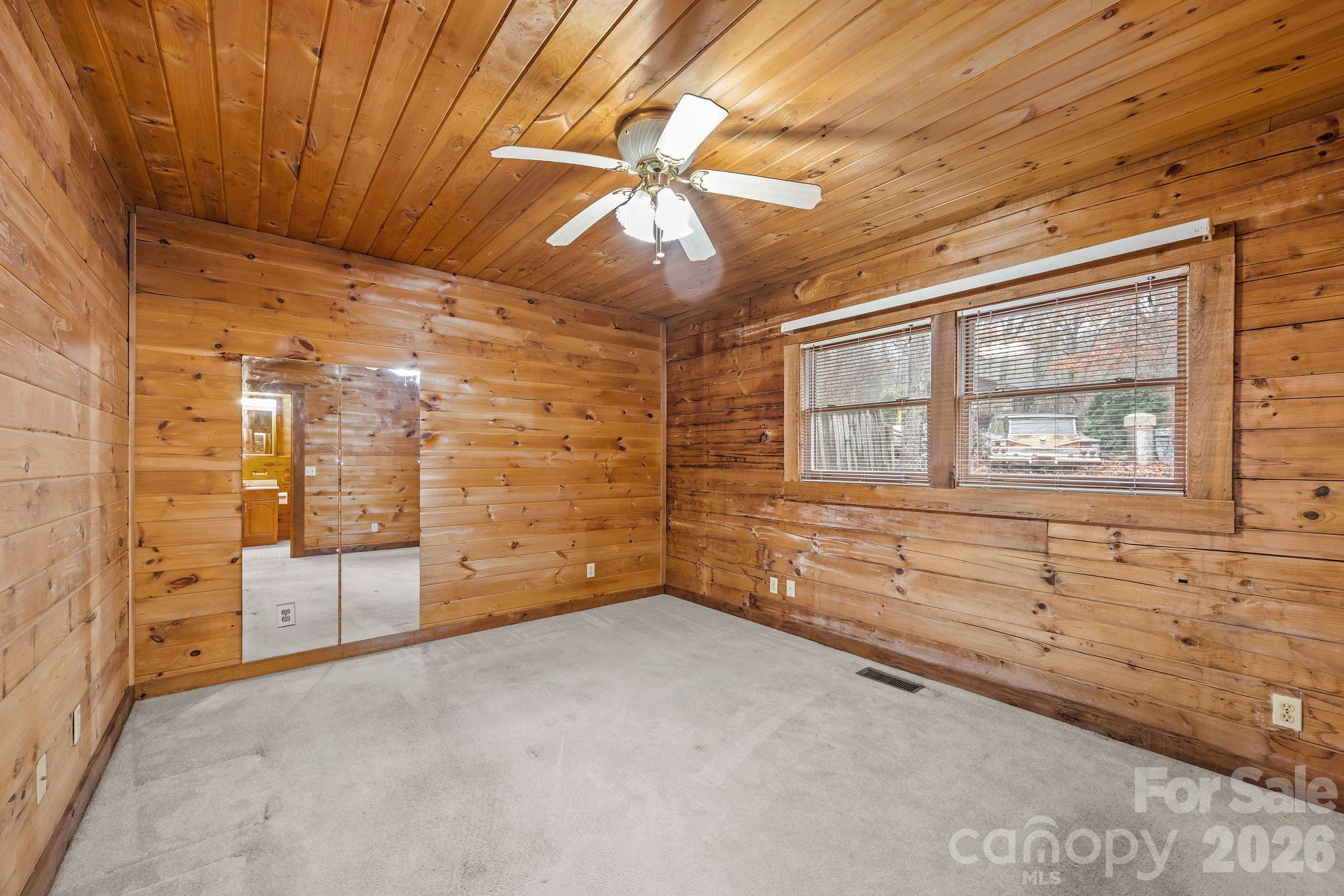75 Red Oak Lane Waynesville NC 28786
