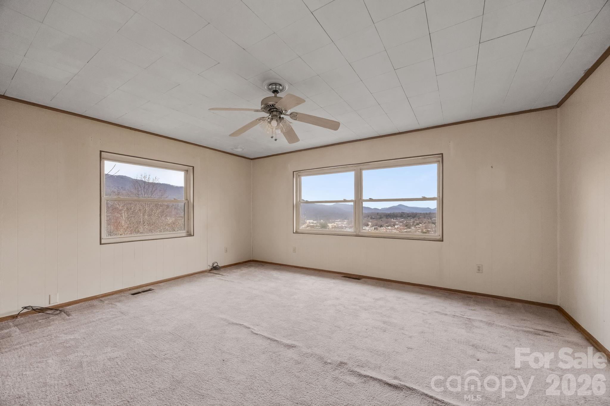 75 Red Oak Lane Waynesville NC 28786