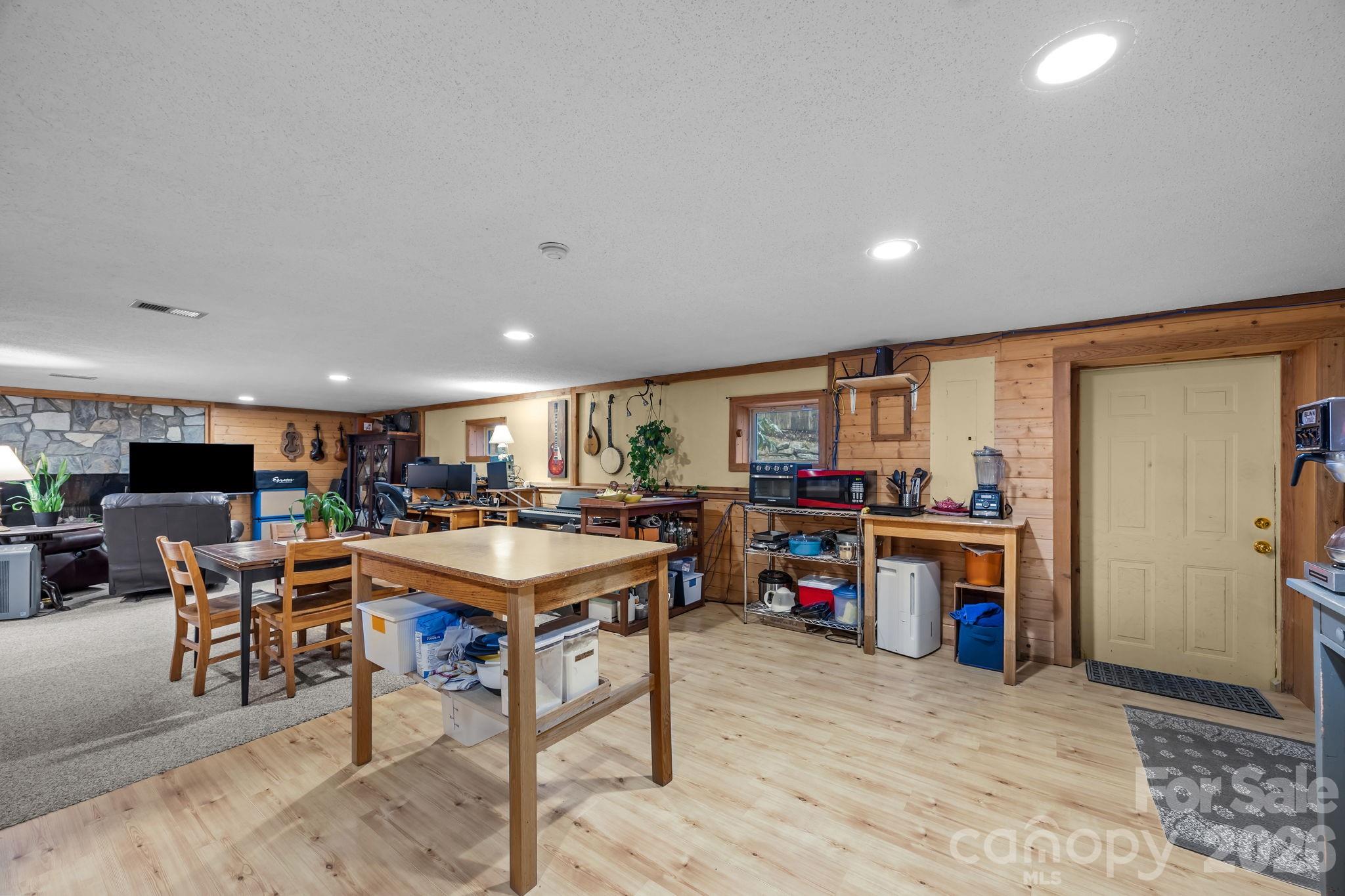75 Red Oak Lane Waynesville NC 28786