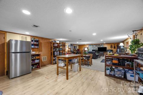 75 Red Oak Lane Waynesville NC 28786