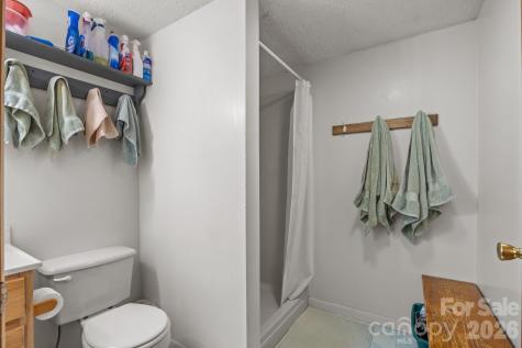 75 Red Oak Lane Waynesville NC 28786