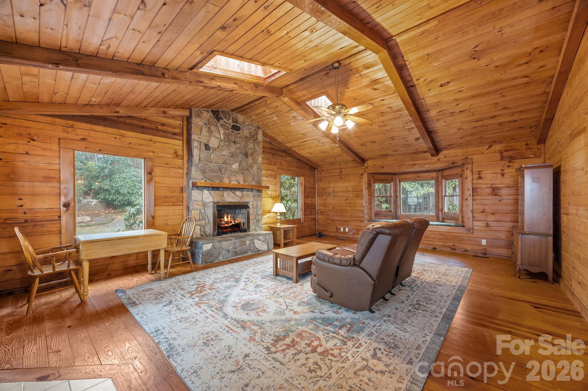 75 Red Oak Lane Waynesville NC 28786