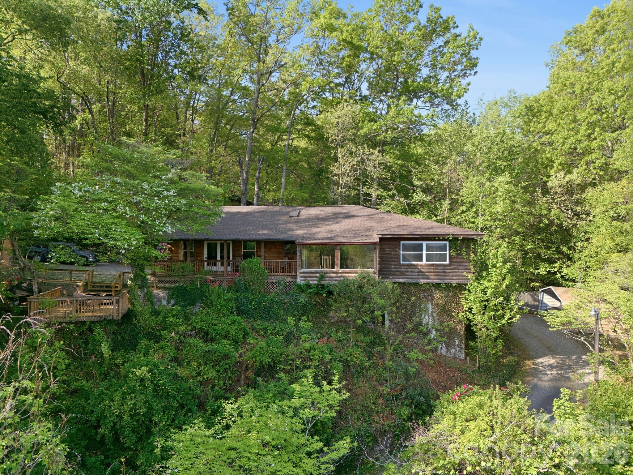 75 Red Oak Lane Waynesville NC 28786