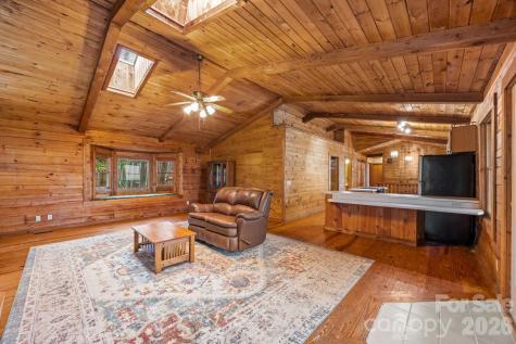 75 Red Oak Lane Waynesville NC 28786