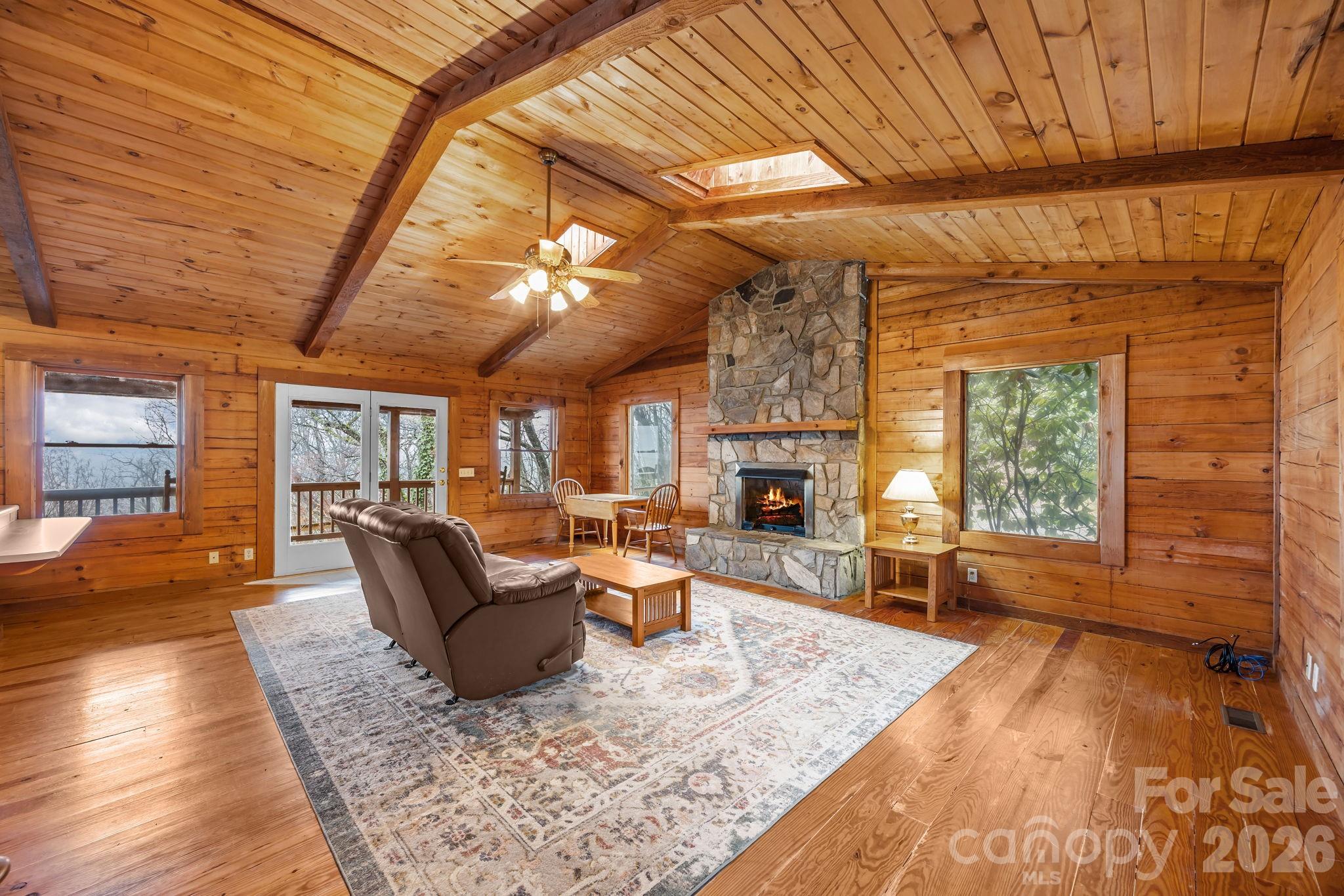 75 Red Oak Lane Waynesville NC 28786