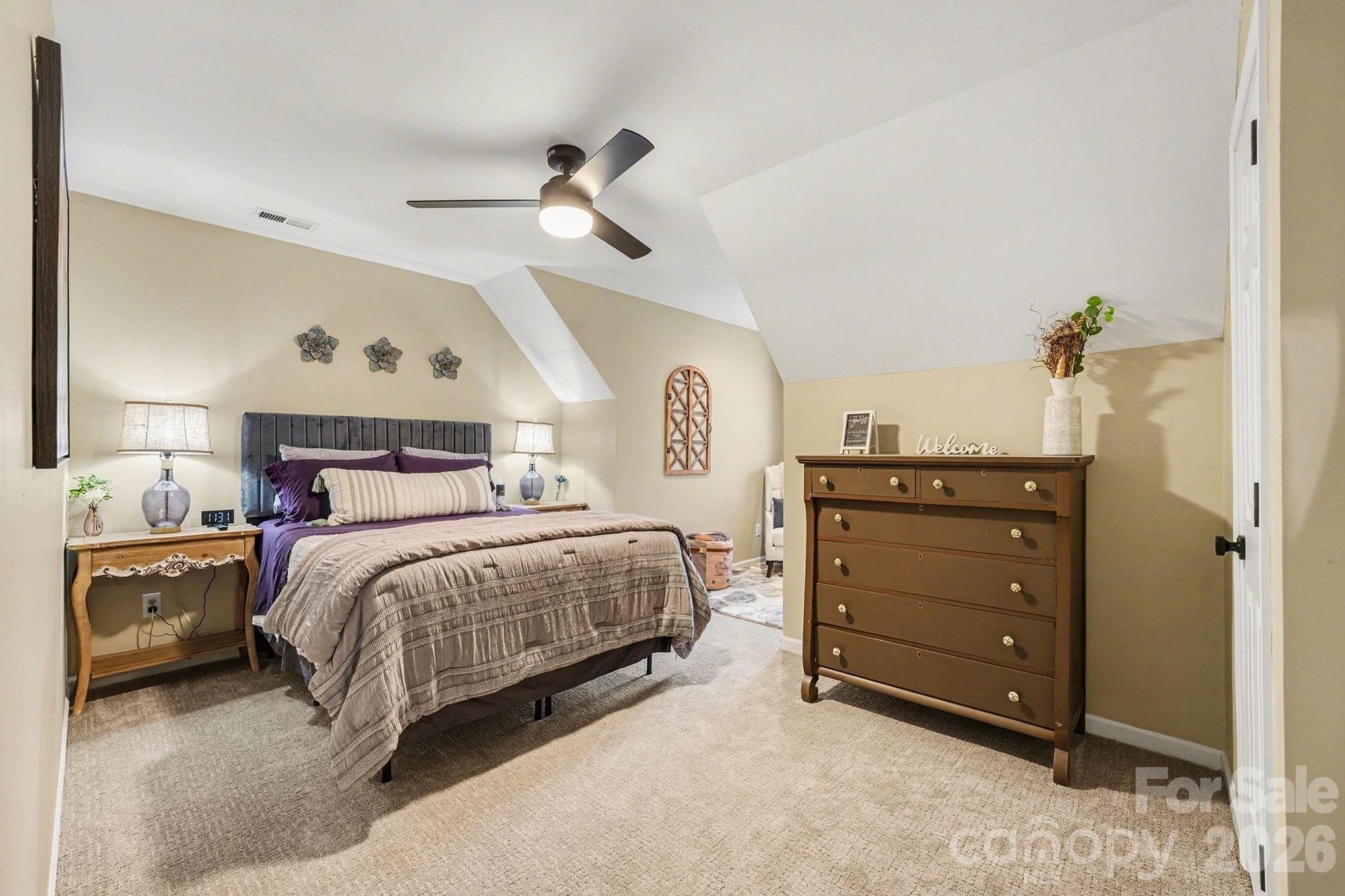 8331 Christmas Court Charlotte NC 28216