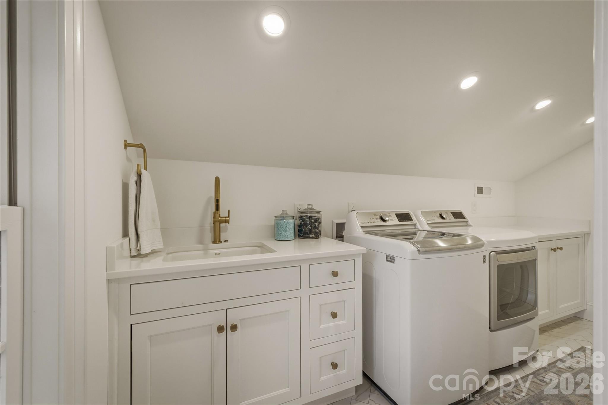 319 W Union Street Morganton NC 28655
