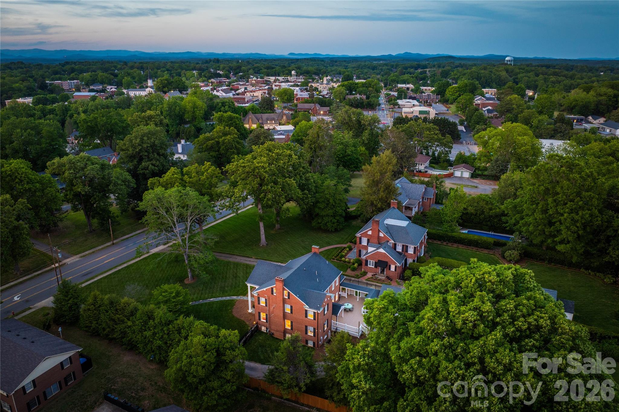 319 W Union Street Morganton NC 28655
