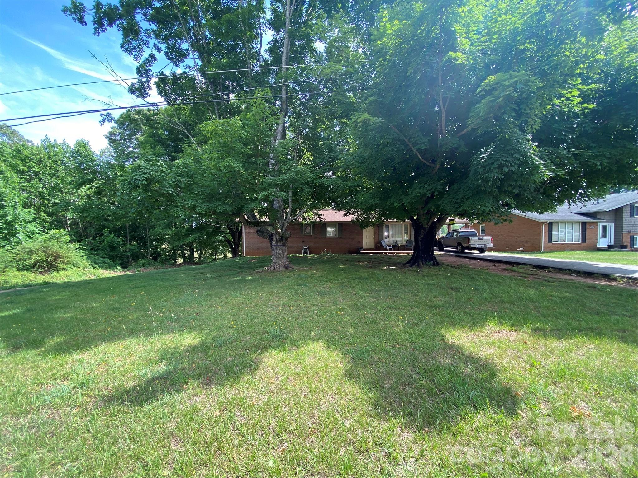 2071 Colonial Lane Hickory NC 28601