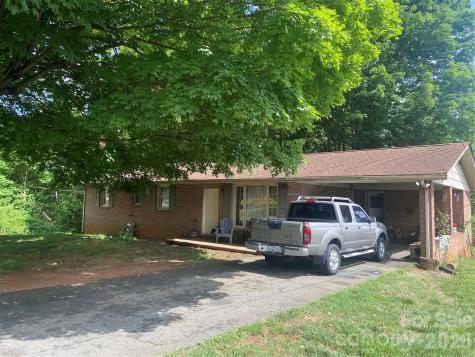 2071 Colonial Lane Hickory NC 28601