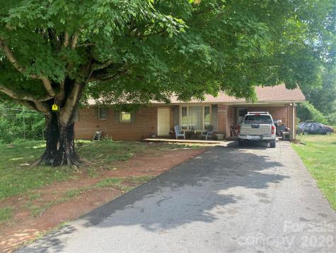 2071 Colonial Lane Hickory NC 28601