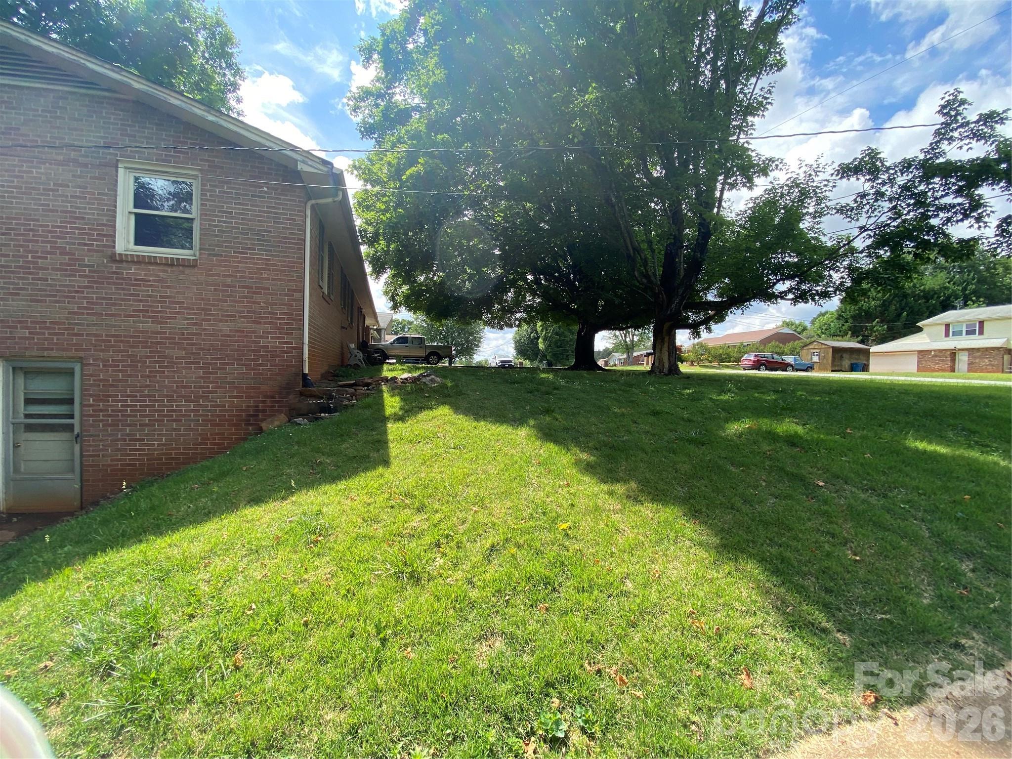 2071 Colonial Lane Hickory NC 28601