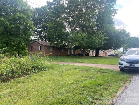 2071 Colonial Lane Hickory NC 28601