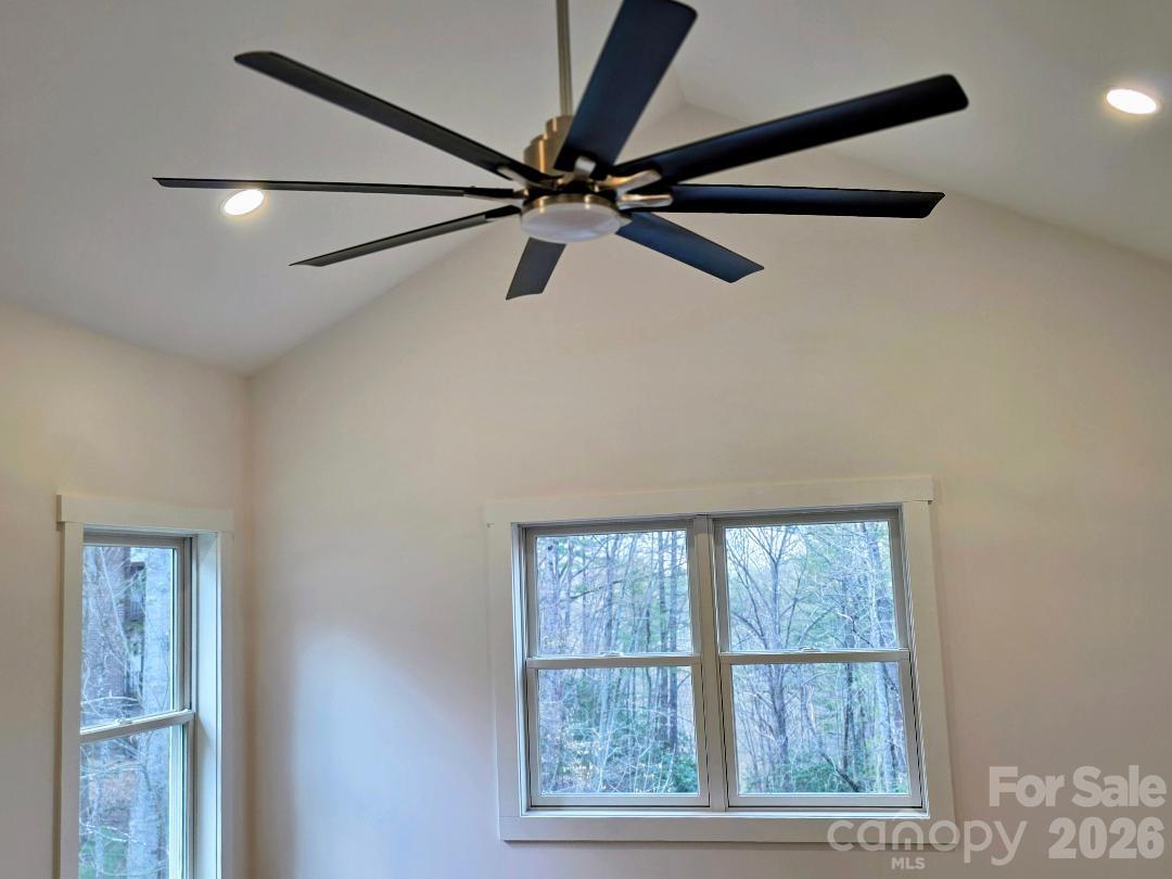 22 Salt Box Haven Burnsville NC 28714