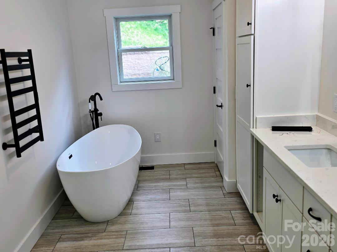 22 Salt Box Haven Burnsville NC 28714