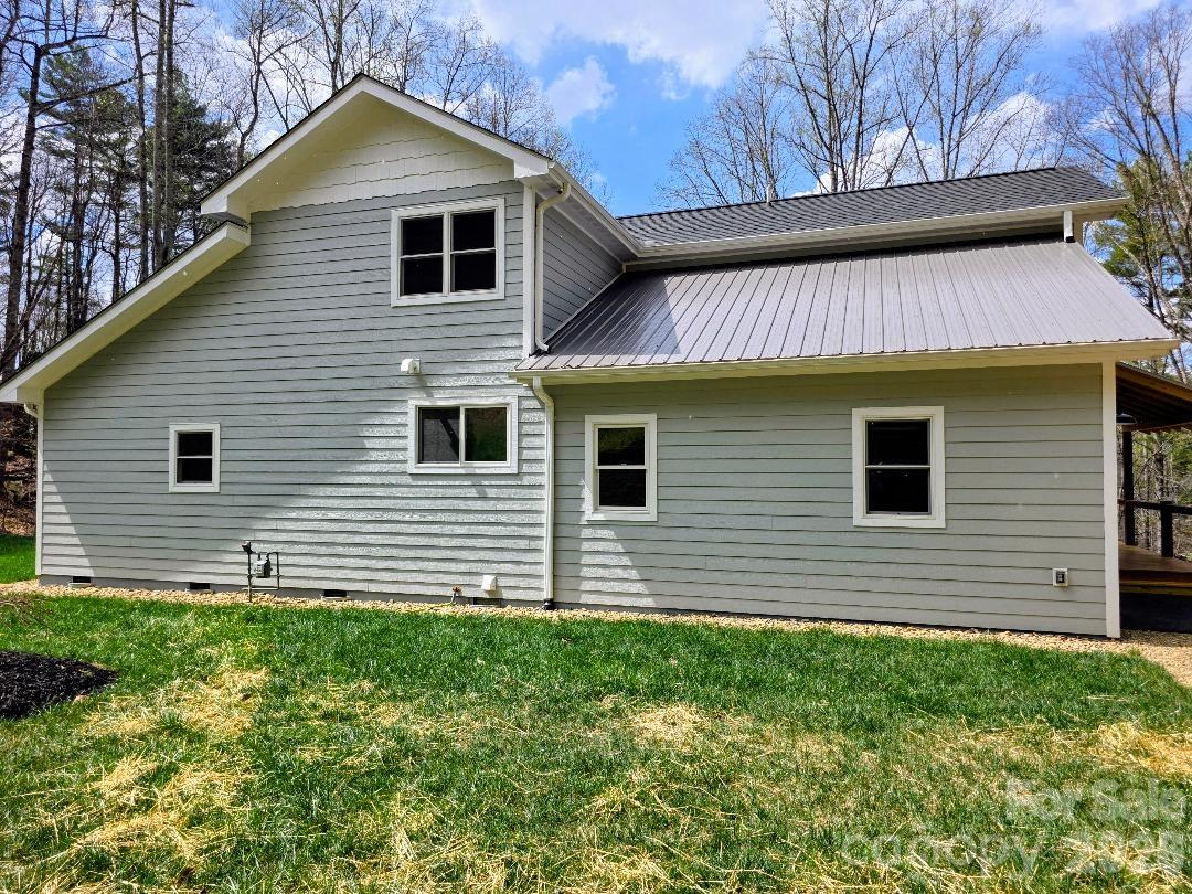 22 Salt Box Haven Burnsville NC 28714