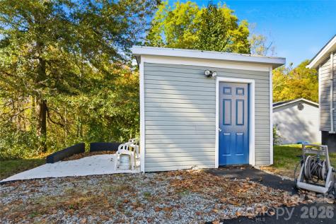 116 E Boston Avenue Bessemer City NC 28016