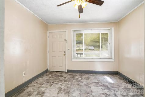 116 E Boston Avenue Bessemer City NC 28016