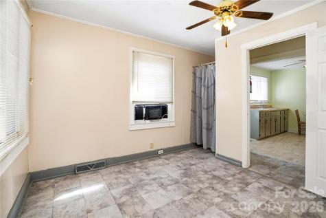 116 E Boston Avenue Bessemer City NC 28016