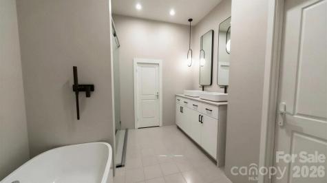 753 Chatsworth Circle Lenoir NC 28645