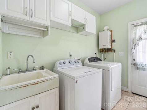 220 Jonathan Creek Drive Etowah NC 28729