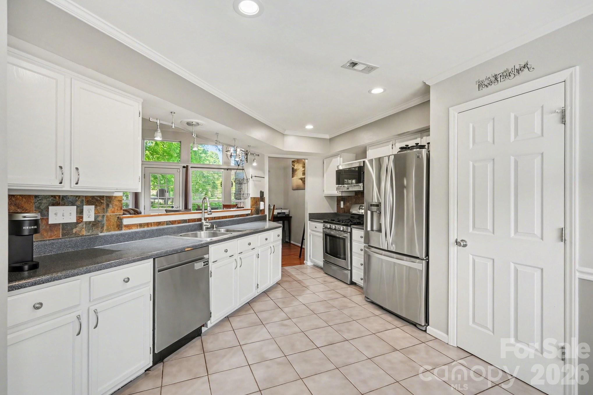 8700 Heather View Court Charlotte NC 28216