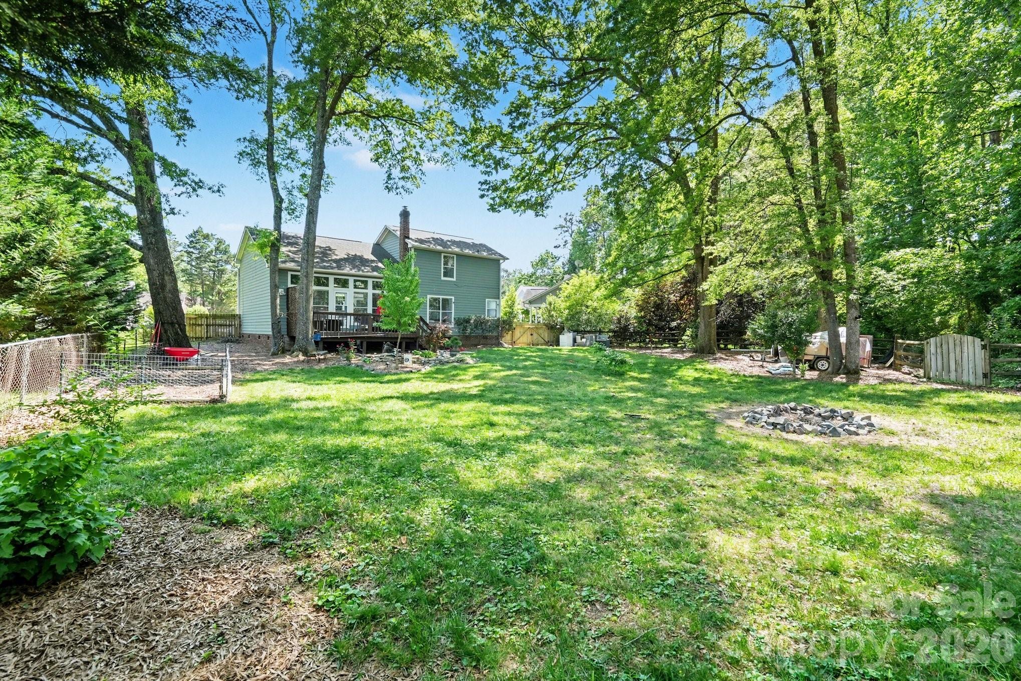 8700 Heather View Court Charlotte NC 28216