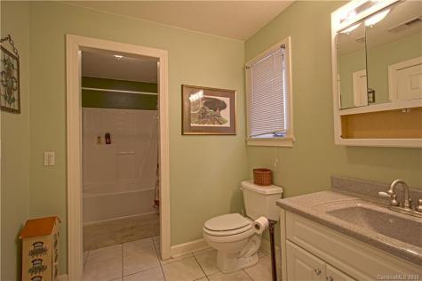 5146 Old Linville Road Marion NC 28752