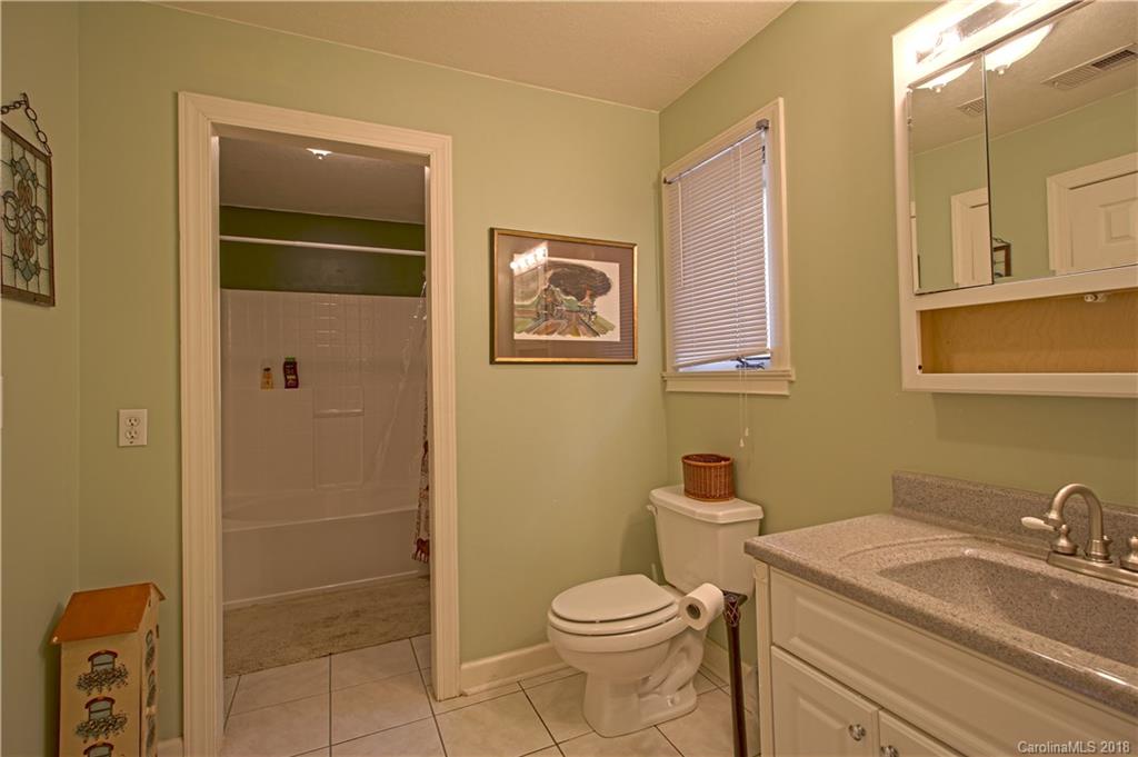 5146 Old Linville Road Marion NC 28752