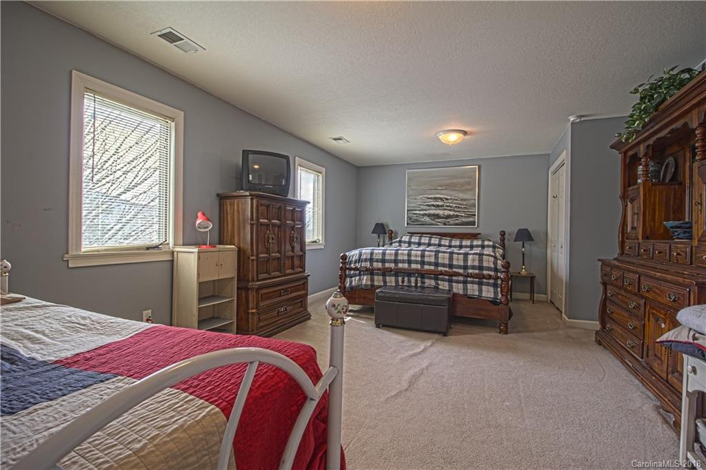 5146 Old Linville Road Marion NC 28752