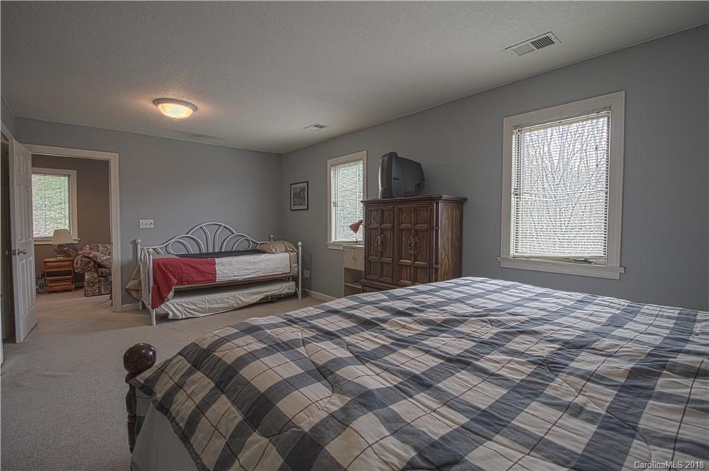 5146 Old Linville Road Marion NC 28752