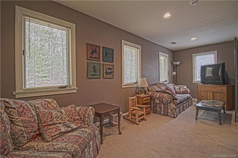 5146 Old Linville Road Marion NC 28752