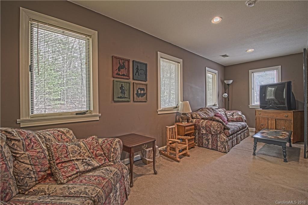 5146 Old Linville Road Marion NC 28752