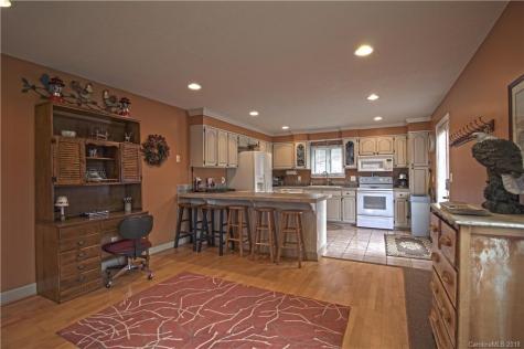 5146 Old Linville Road Marion NC 28752