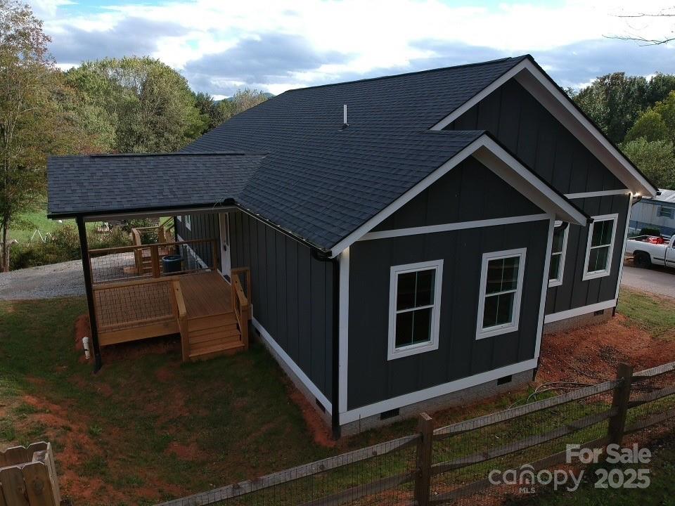 21 Marion Road Leicester NC 28748