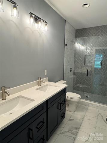 21 Marion Road Leicester NC 28748