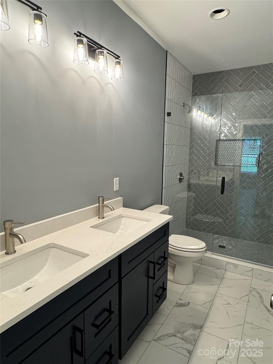 21 Marion Road Leicester NC 28748