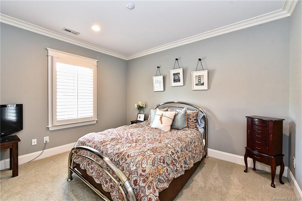 1319 Ivey Drive Charlotte NC 28205