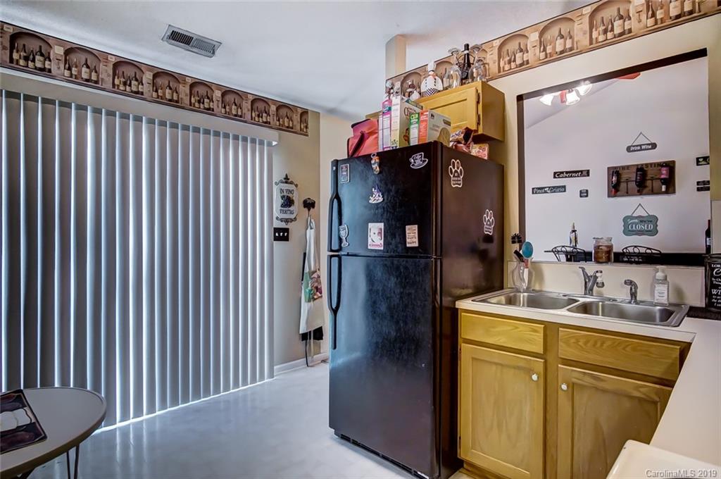 5217 Possum Trot Lane Charlotte NC 28215
